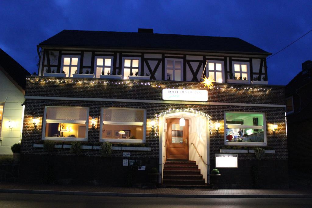 Hotel Garni Zur Linde Hitzacker Exterior foto